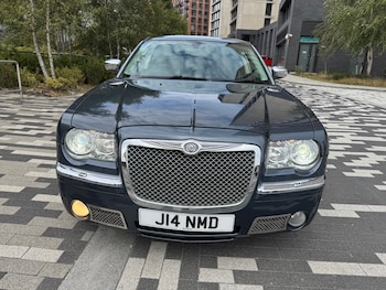 Used Chrysler 300C 2010 for sale - 76149878: Photo