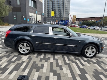 Used Chrysler 300C 2010 for sale - 76149878: Photo