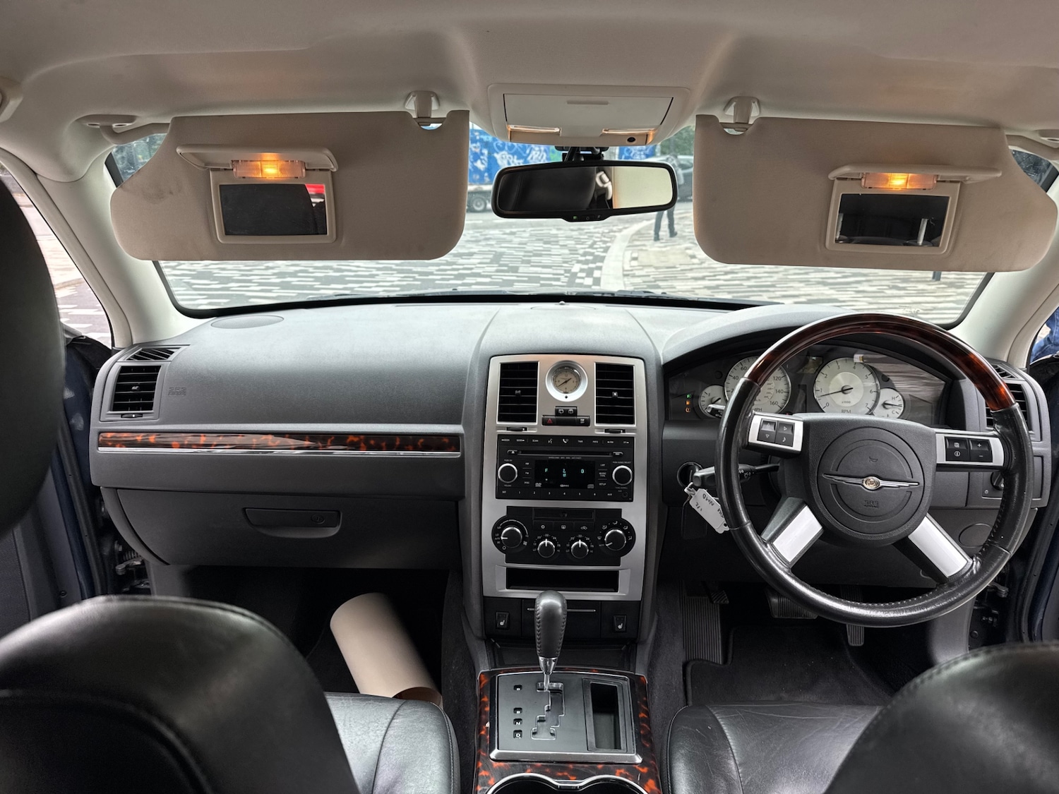 Used Chrysler 300C 2010 for sale - 76149878: Photo 8
