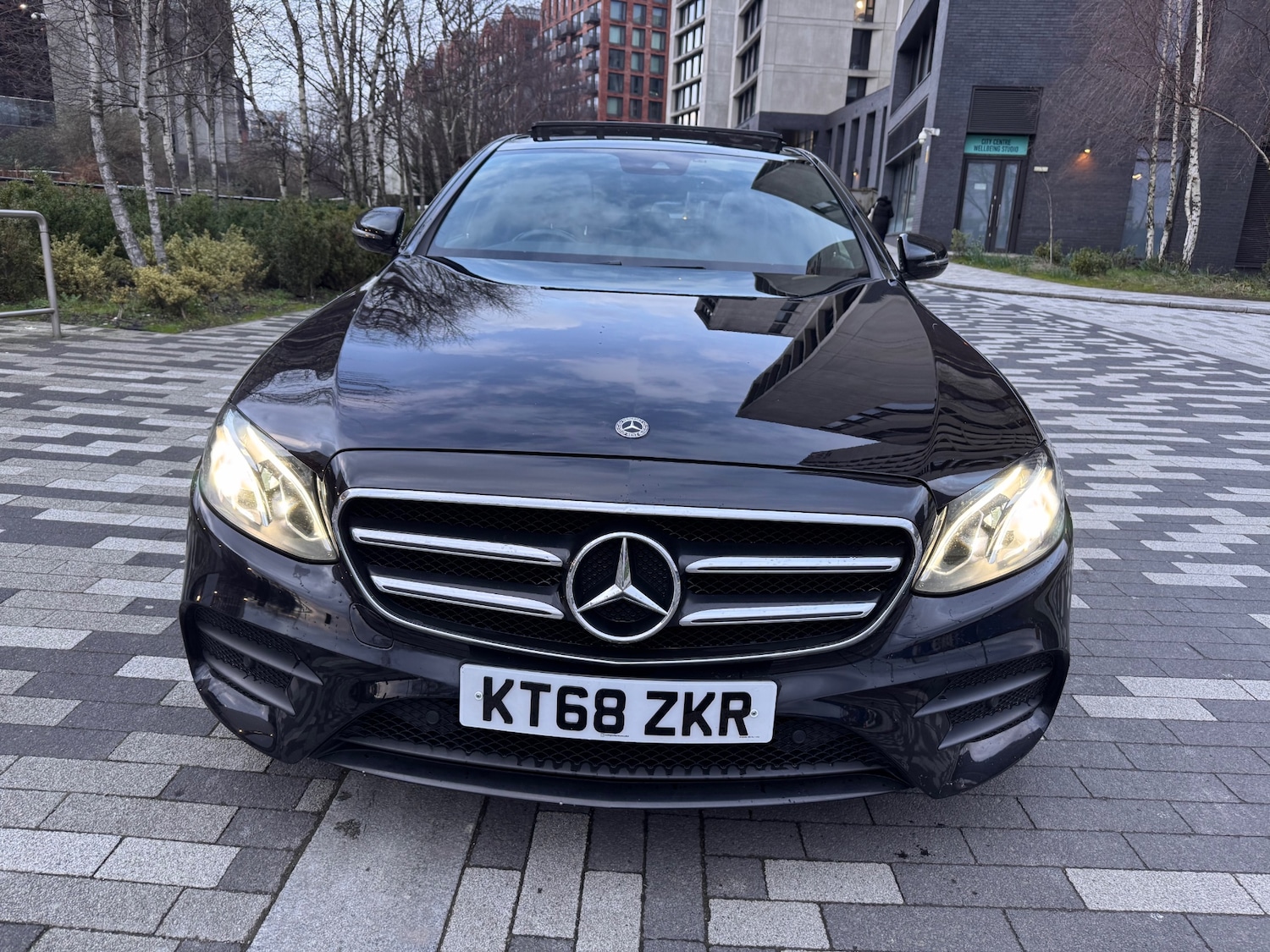 Used Mercedes-Benz E Class 2018 for sale - 77484912: Photo 2