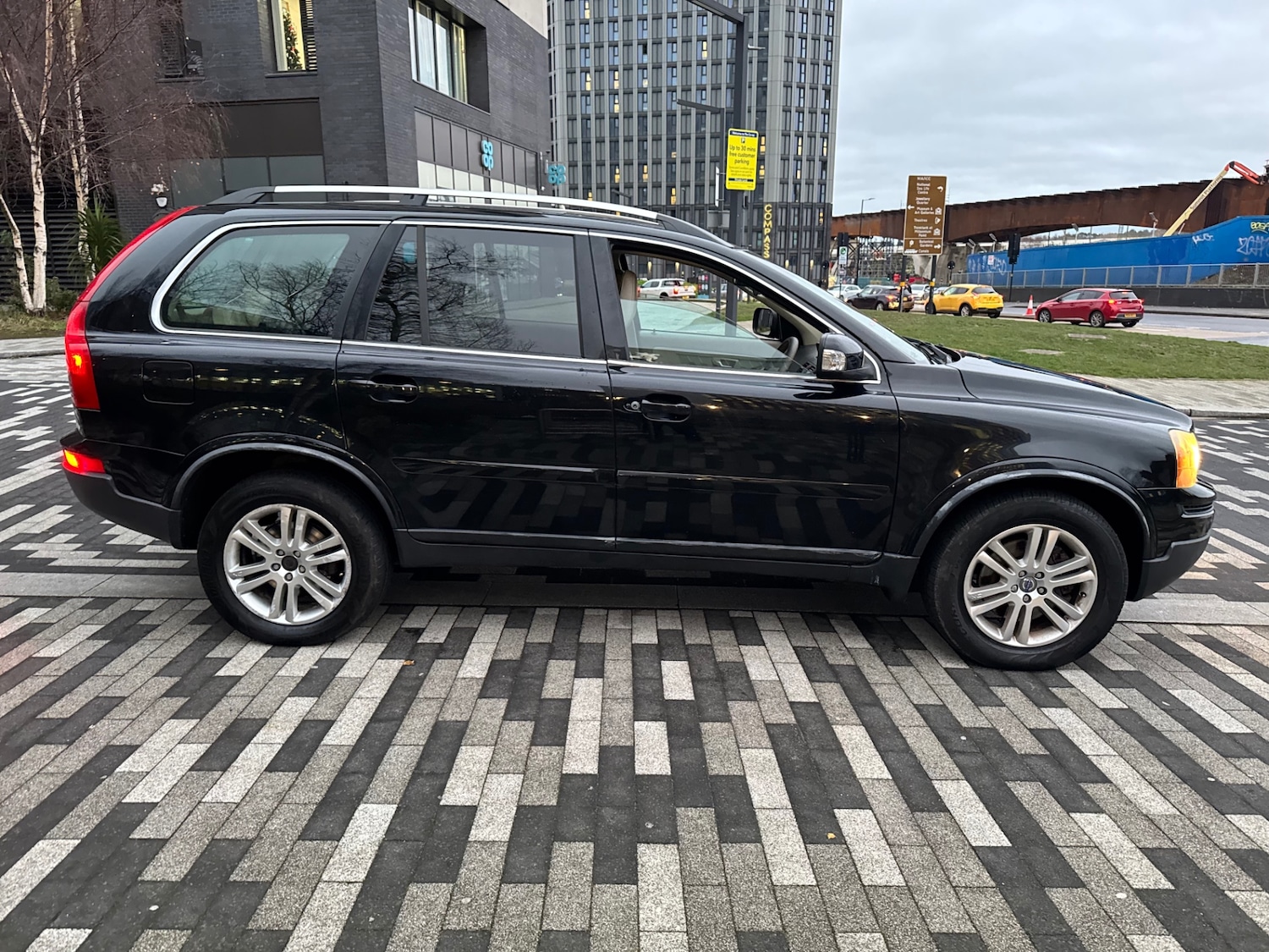 Used Volvo XC90 2011 for sale - 76974808: Photo 3