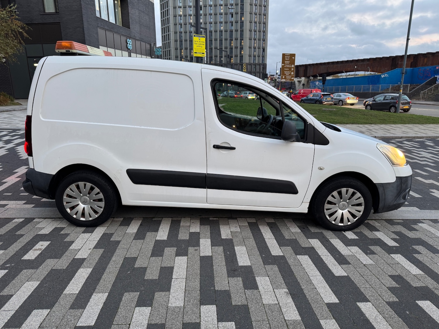 Used Citroen Berlingo 2012 for sale - 76458473: Photo 3