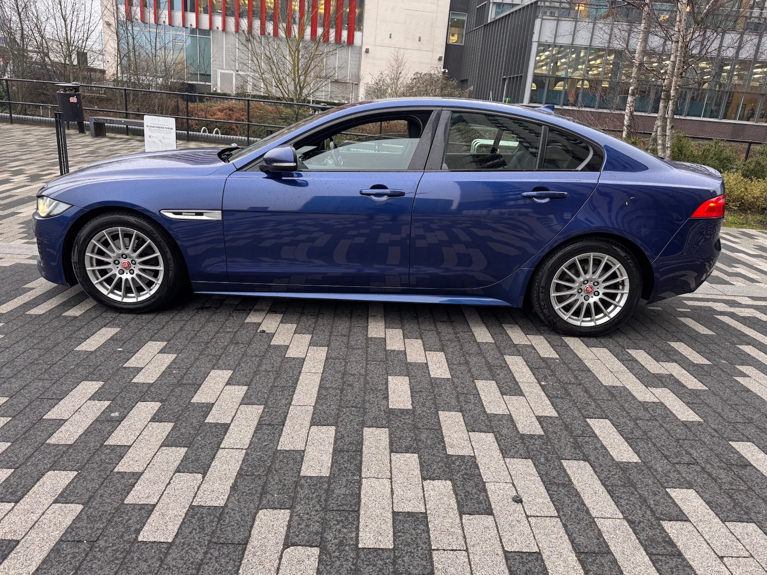 Used Jaguar XE 2015 for sale - 77694665: Photo 5