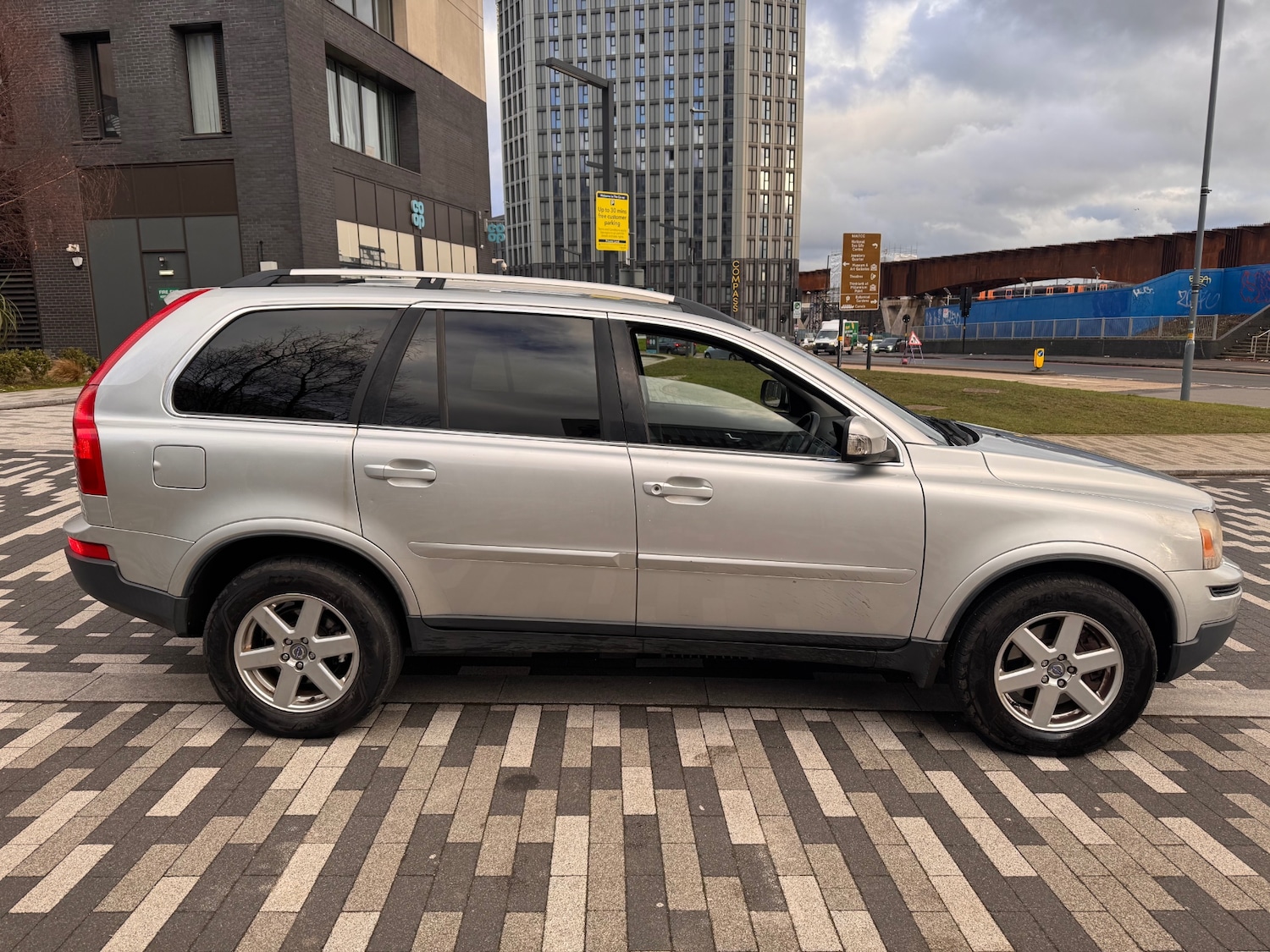 Used Volvo XC90 2009 for sale - 77244461: Photo 3