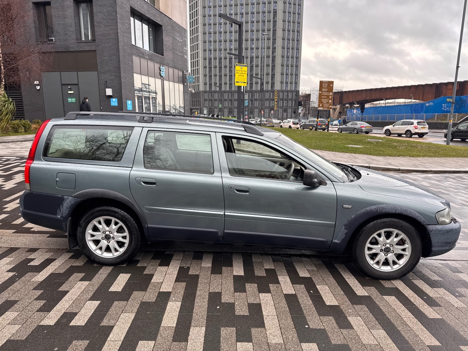 Used Volvo XC70 2003 for sale - 77467851: Photo 3