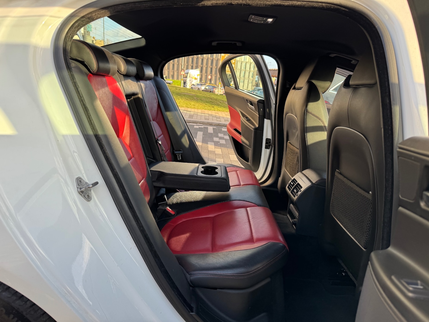 Used Jaguar XE 2015 for sale - 76898190: Photo 7