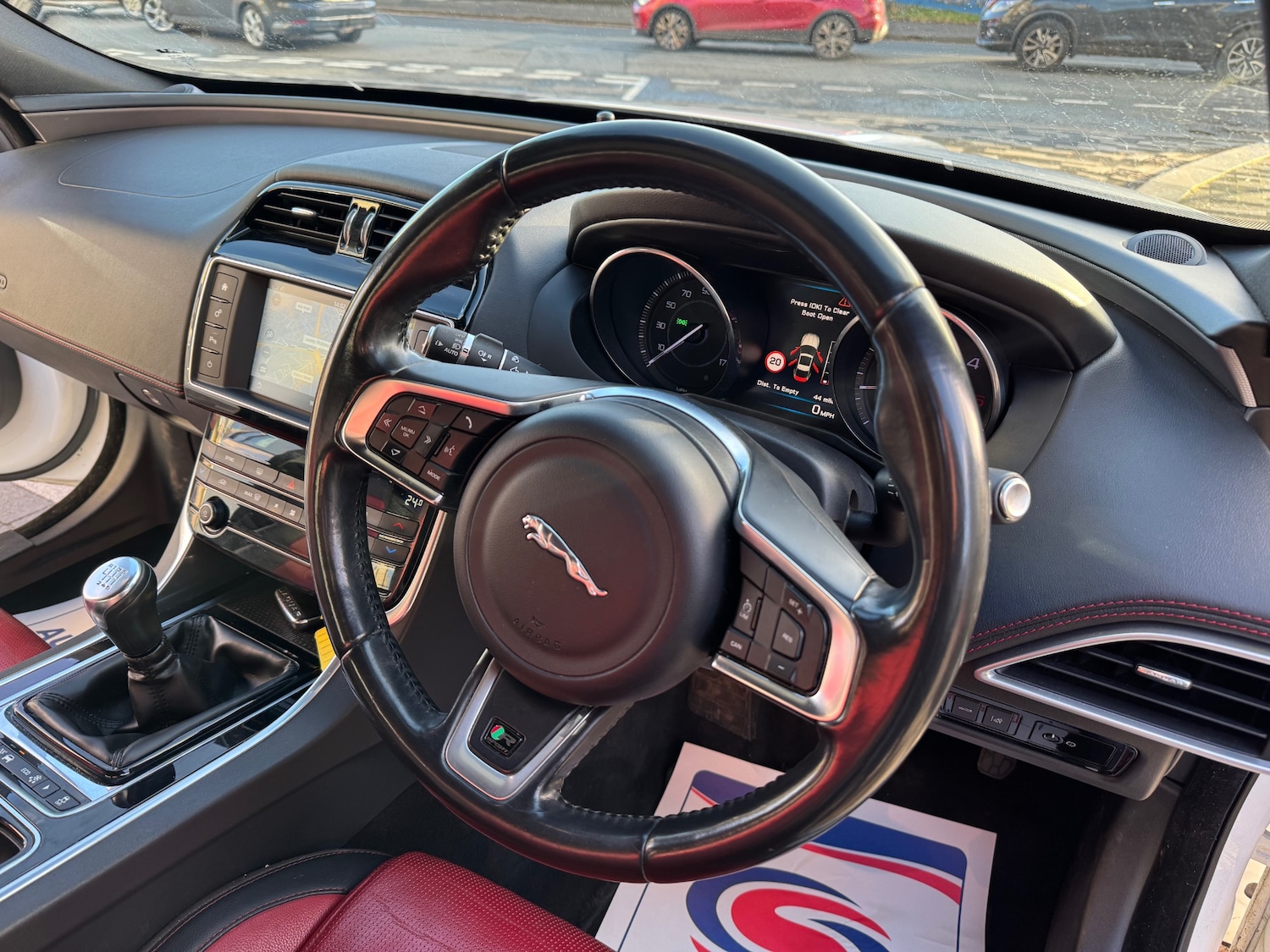 Used Jaguar XE 2015 for sale - 76898190: Photo 9