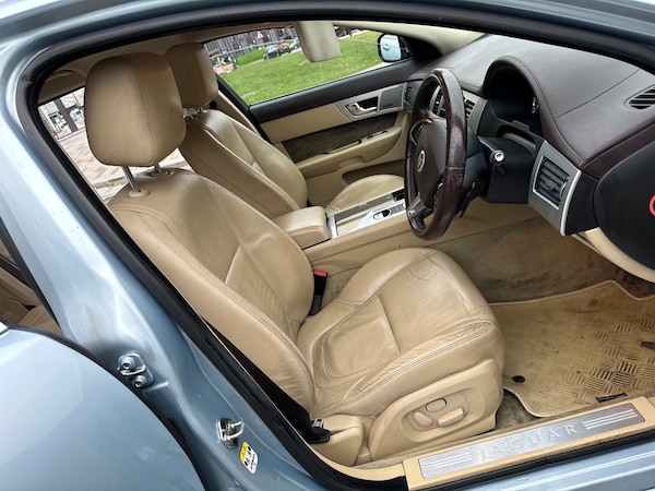 Used Jaguar XF 2013 for sale - 72789243: Photo 18