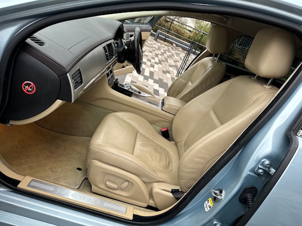 Used Jaguar XF 2013 for sale - 72789243: Photo 6