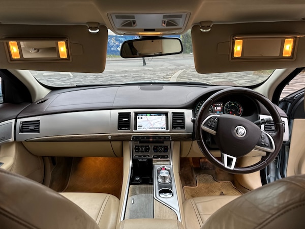 Used Jaguar XF 2013 for sale - 72789243: Photo 8