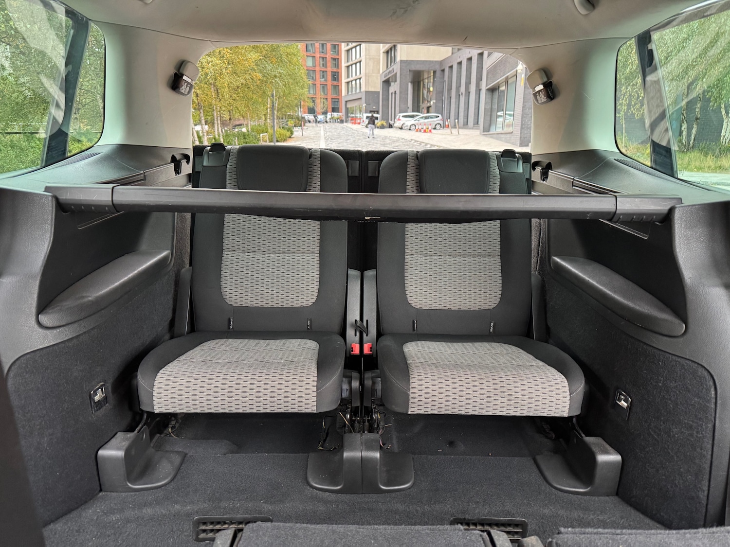 Used Volkswagen Sharan 2011 for sale - 76305835: Photo 10