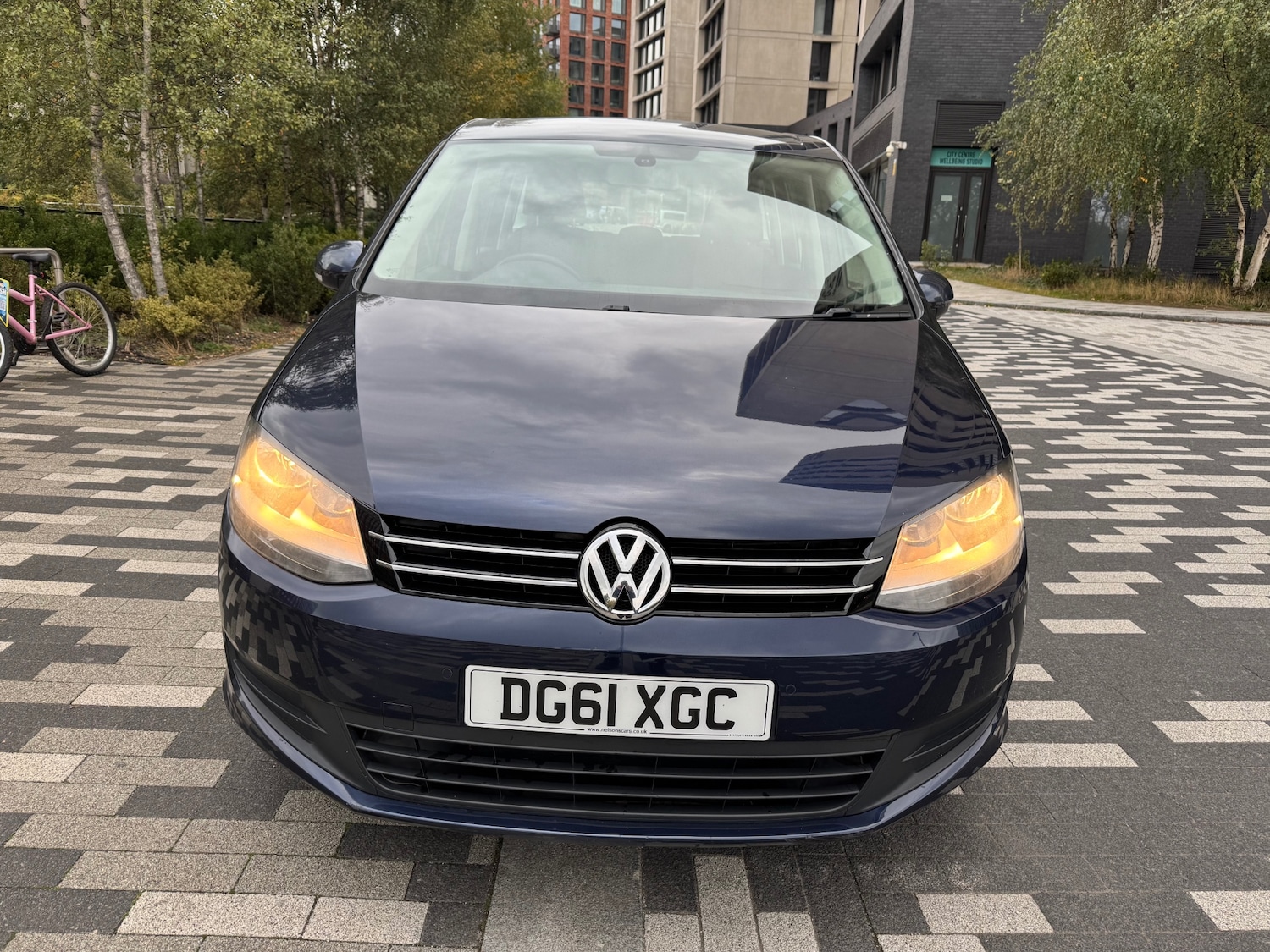 Used Volkswagen Sharan 2011 for sale - 76305835: Photo 2