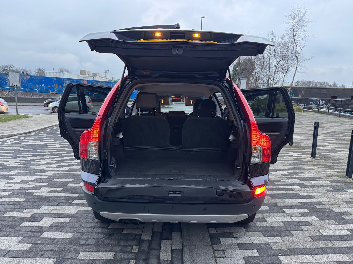 Used Volvo XC90 2010 for sale - 77610460: Photo 11