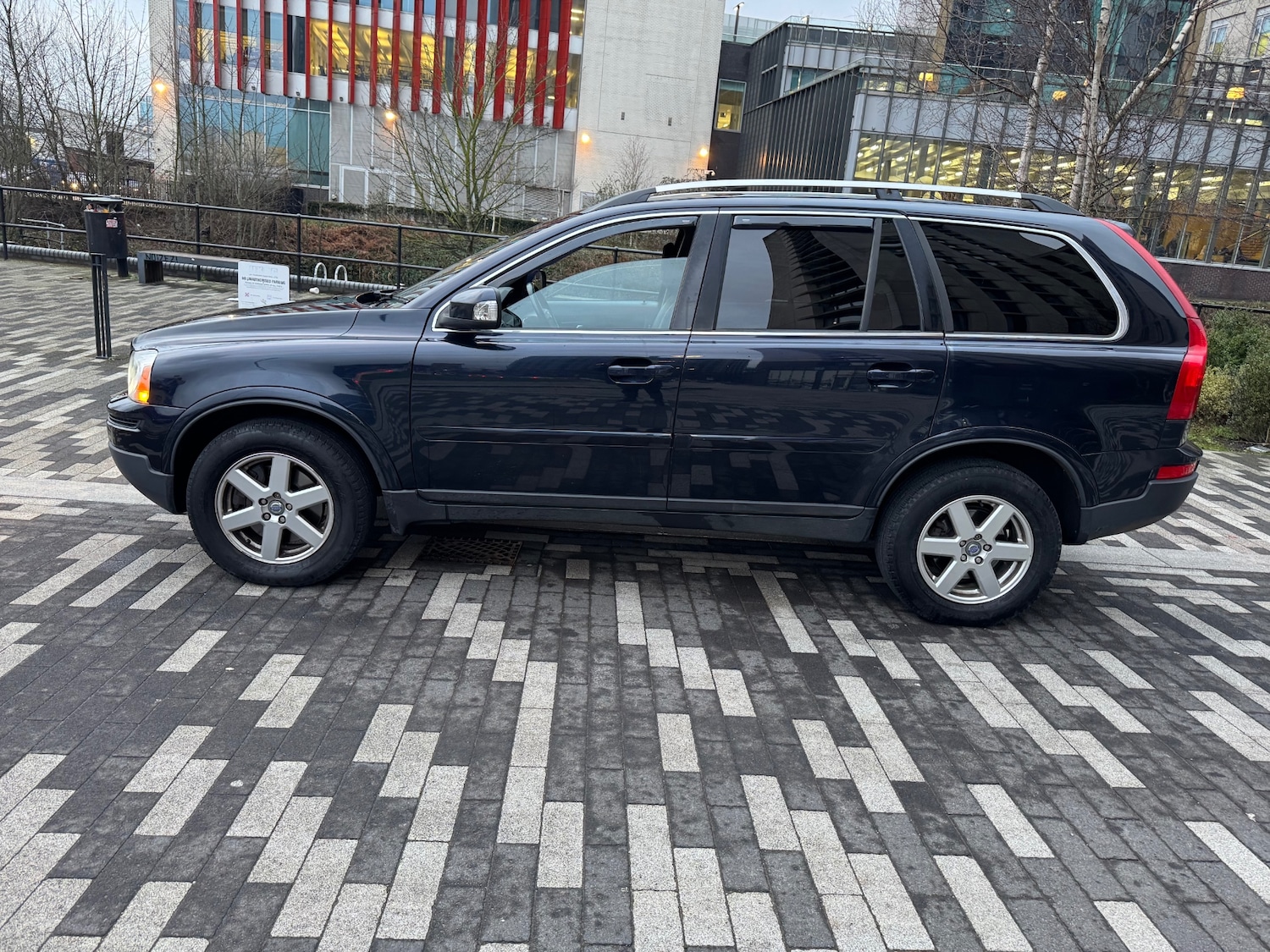 Used Volvo XC90 2010 for sale - 77610460: Photo 5