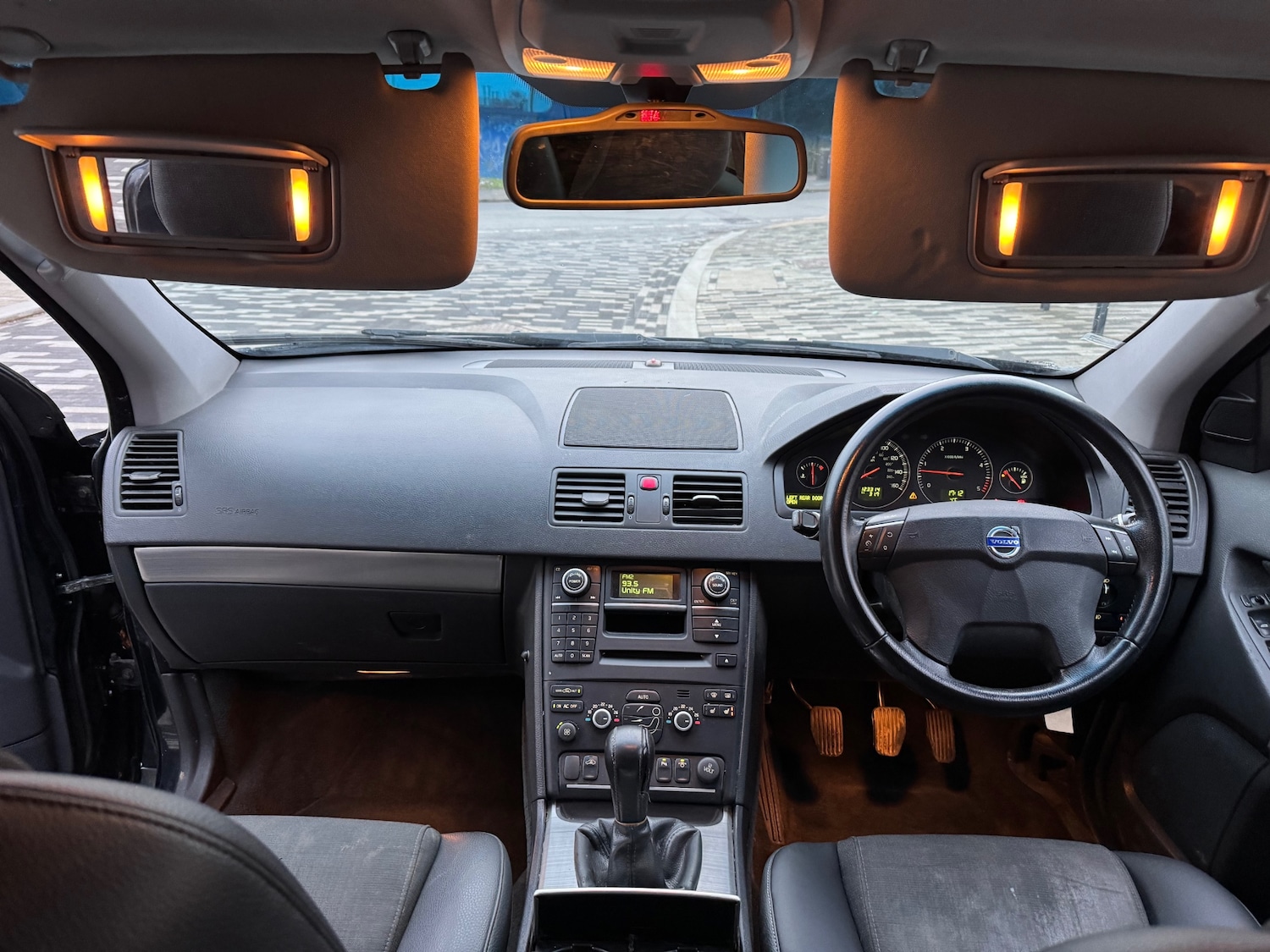 Used Volvo XC90 2010 for sale - 77610460: Photo 8