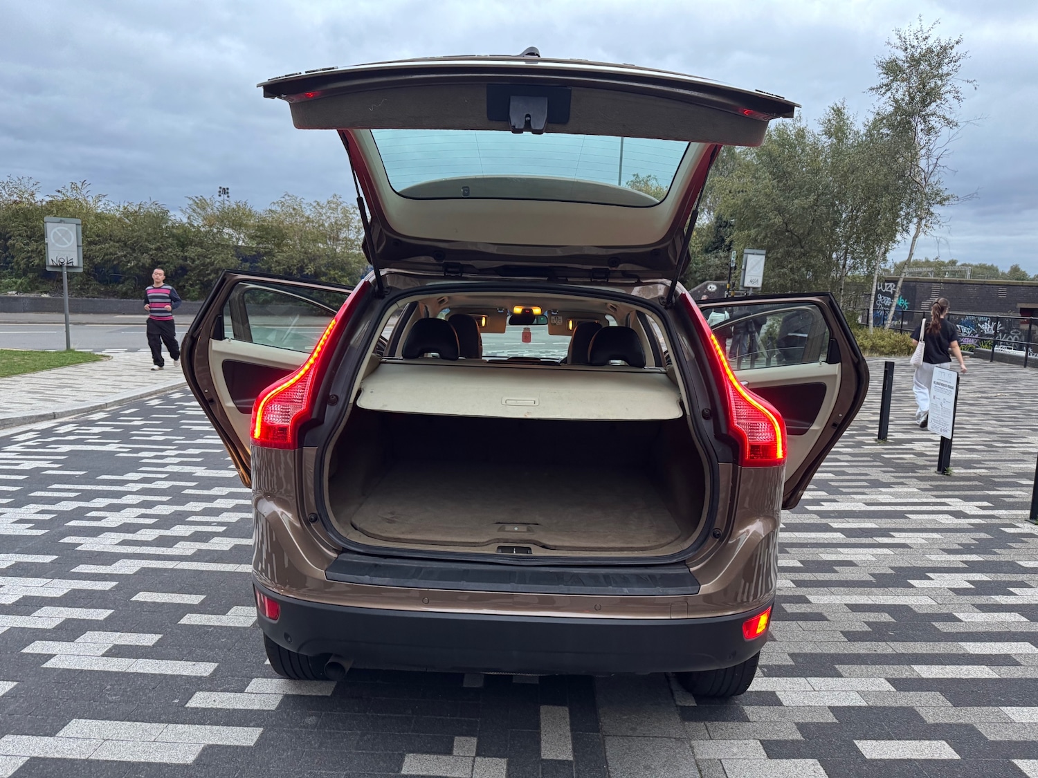 Used Volvo XC60 2009 for sale - 76198750: Photo 10