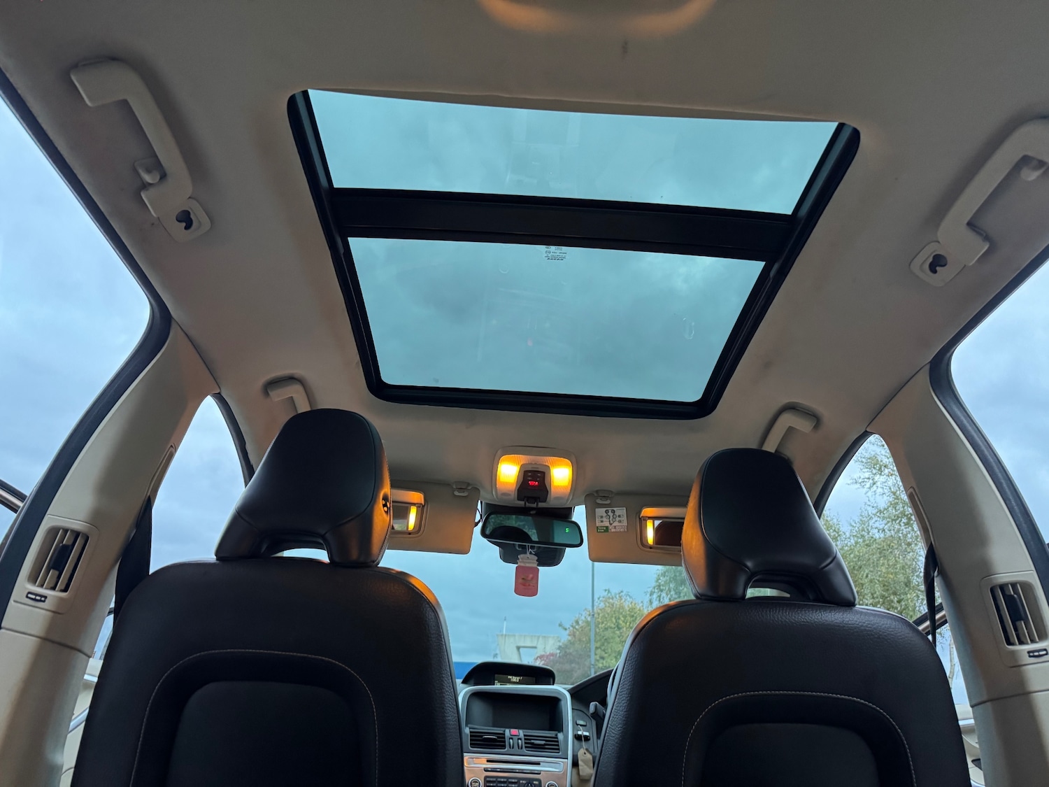 Used Volvo XC60 2009 for sale - 76198750: Photo 11