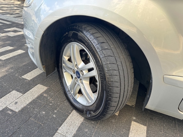 Used Ford Galaxy 2012 for sale - 75245990: Photo 12