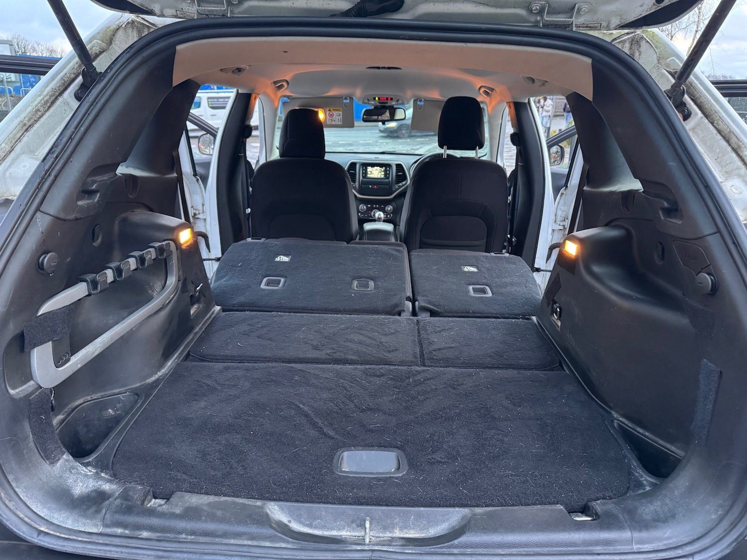 Used Jeep Cherokee 2015 for sale - 77189576: Photo 11