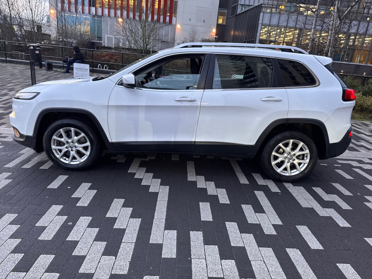 Used Jeep Cherokee 2015 for sale - 77189576: Photo 5