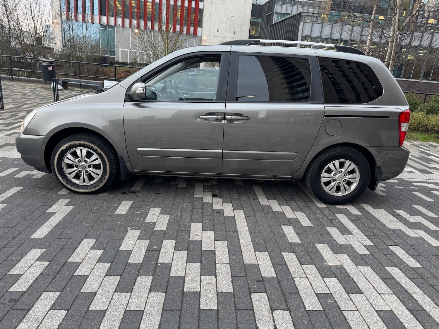 Used Kia Sedona 2011 for sale - 77807492: Photo 5