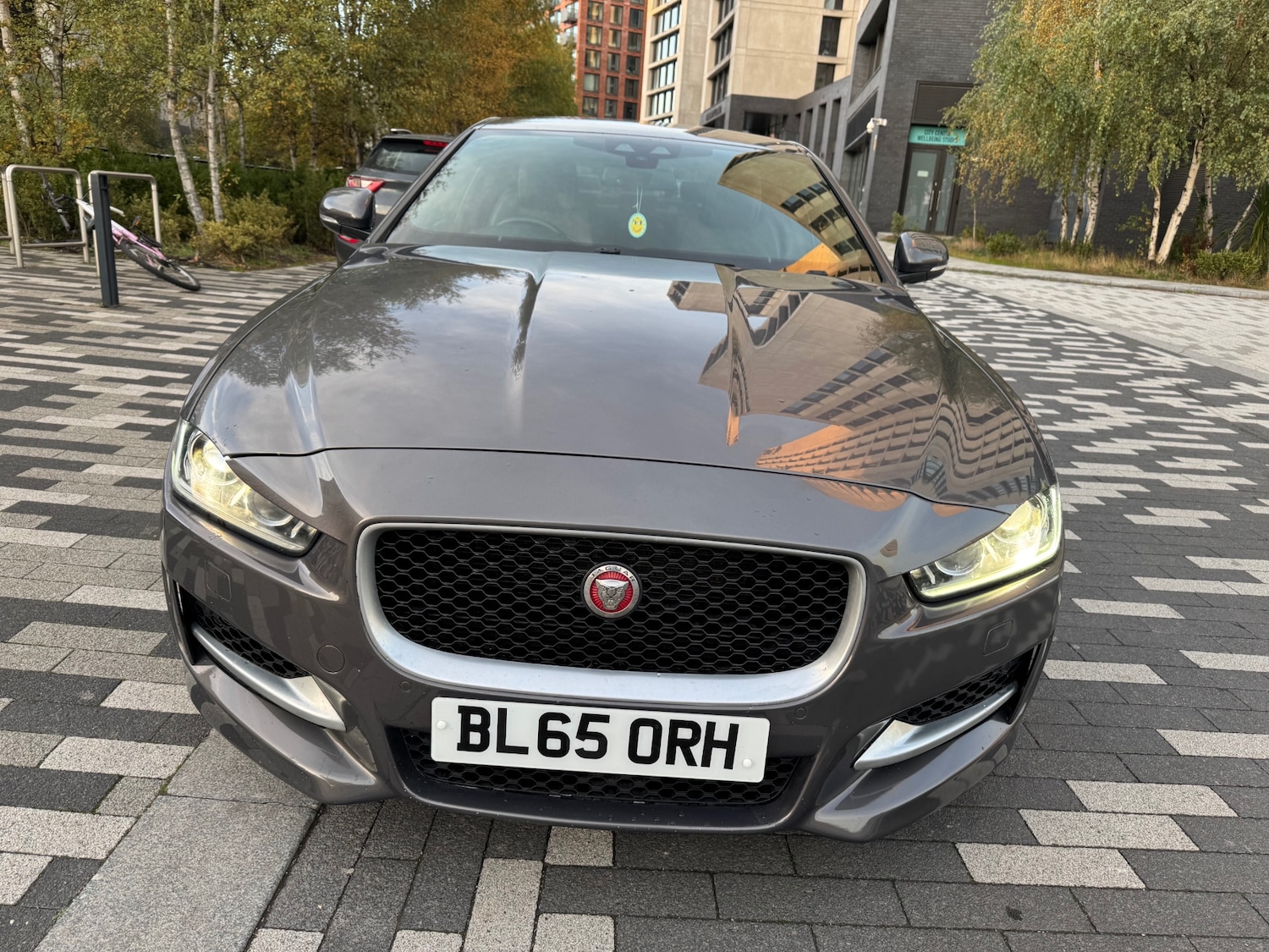 Used Jaguar XE 2016 for sale - 76407752: Photo 2