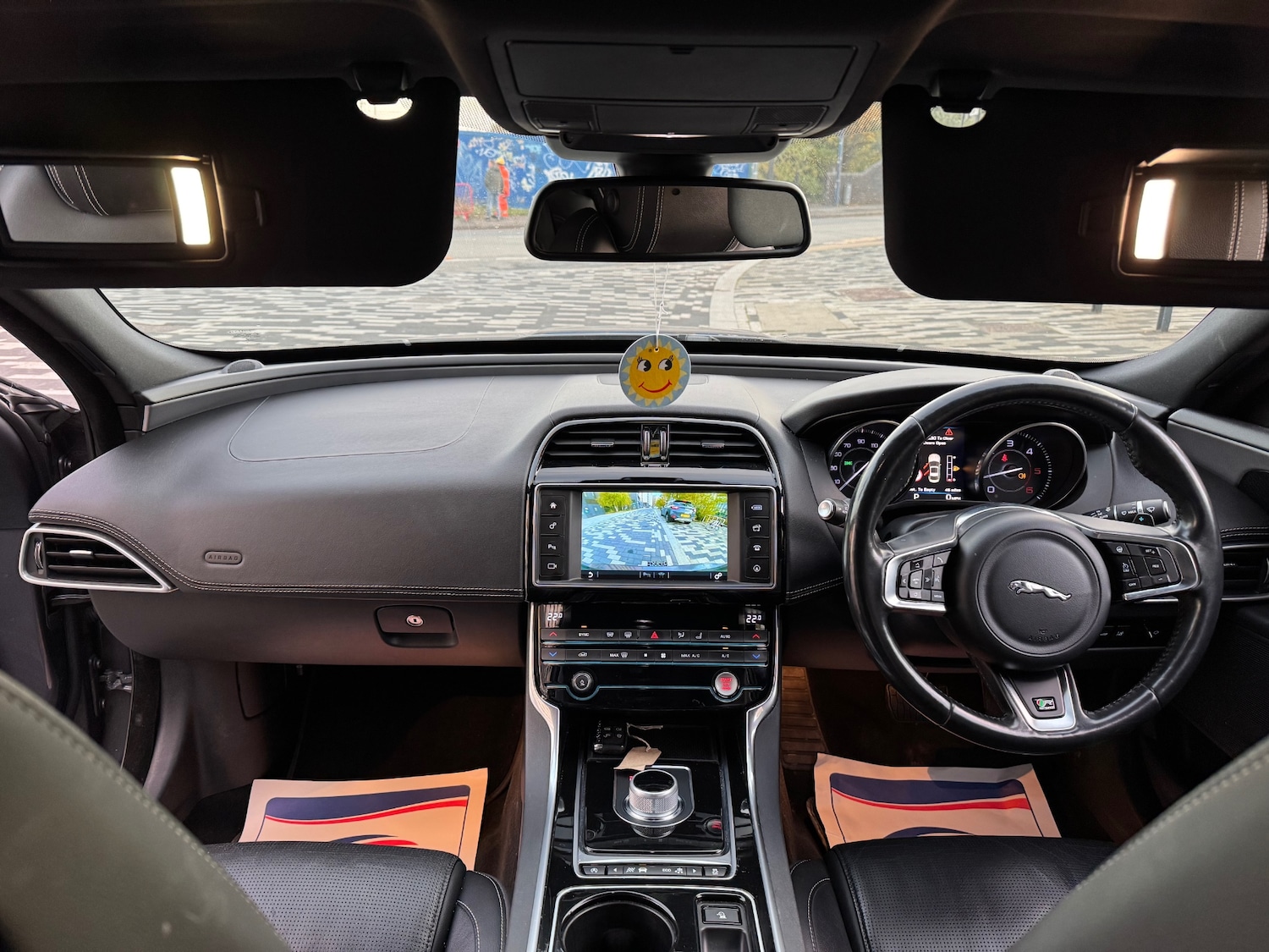 Used Jaguar XE 2016 for sale - 76407752: Photo 8