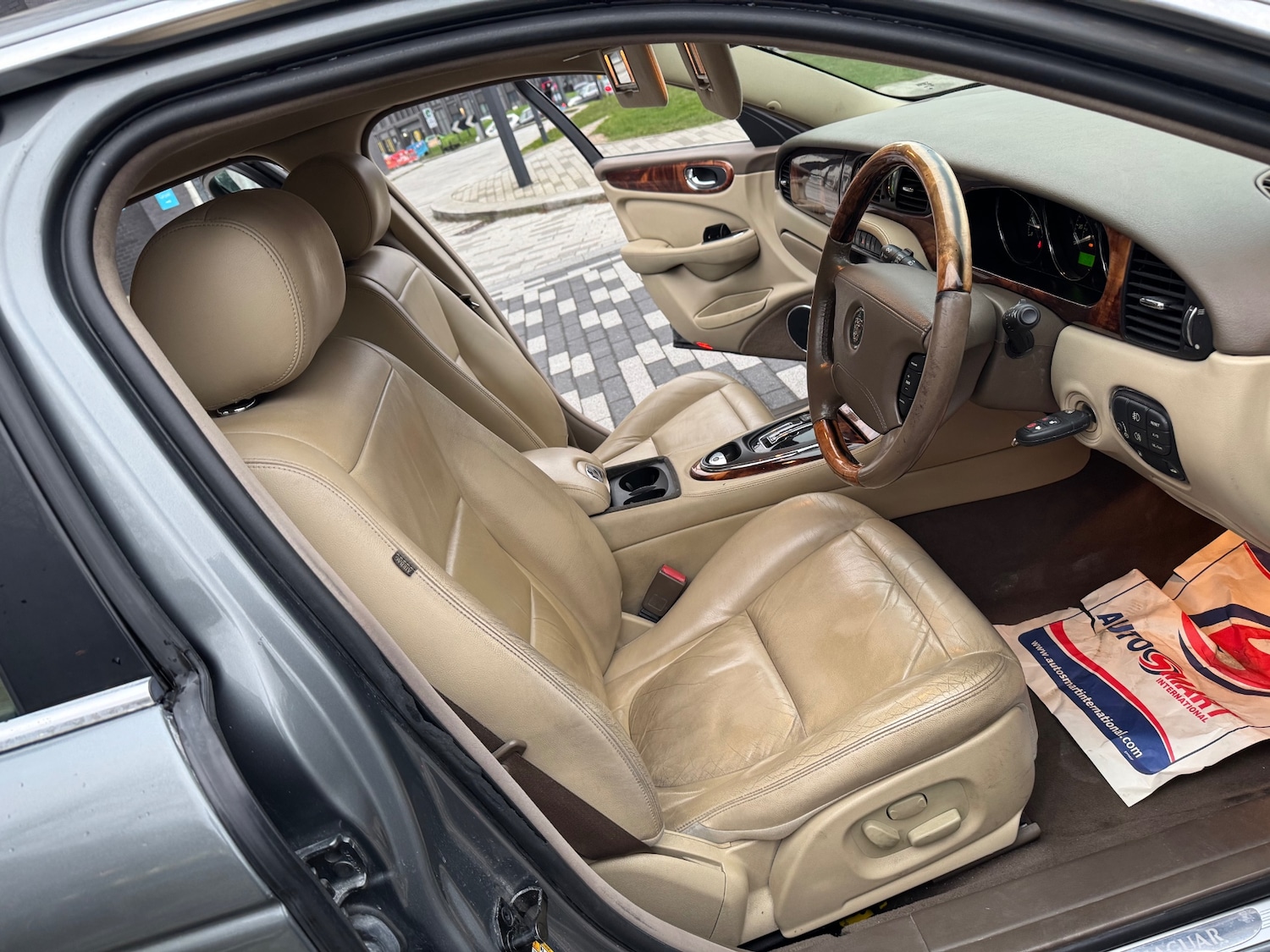 Used Jaguar XJ 2005 for sale - 77066301: Photo 18