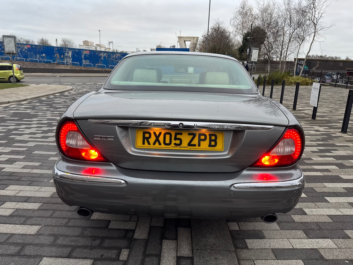 Used Jaguar XJ 2005 for sale - 77066301: Photo 4