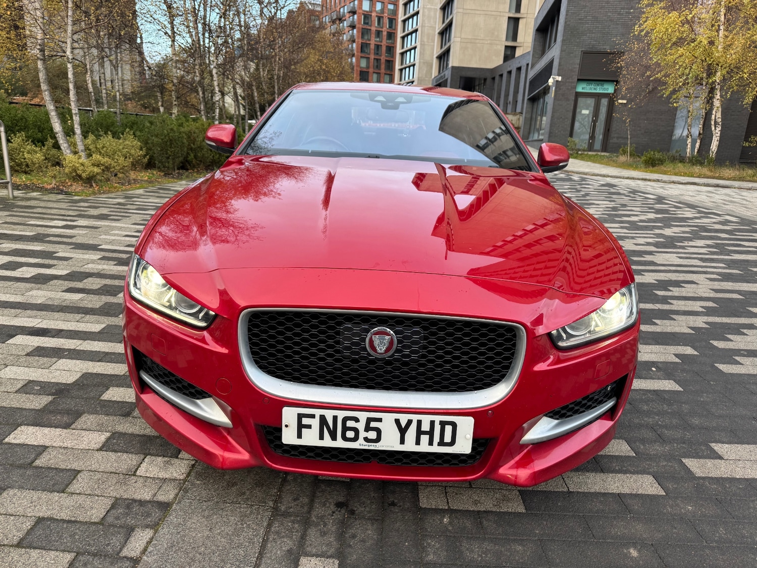 Used Jaguar XE 2015 for sale - 76882858: Photo 2