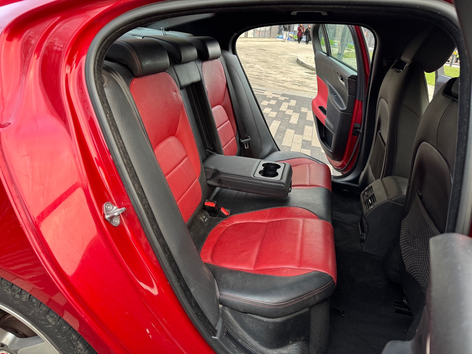 Used Jaguar XE 2015 for sale - 76882858: Photo 7