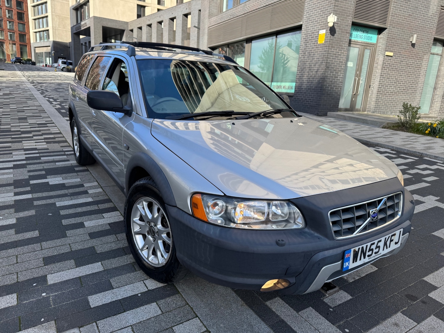 Used Volvo XC70 2005 for sale - 77881432: Photo 1
