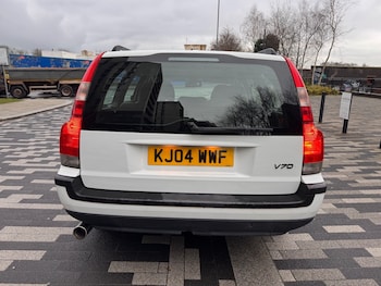 Used Volvo V70 2004 for sale - 77508896: Photo