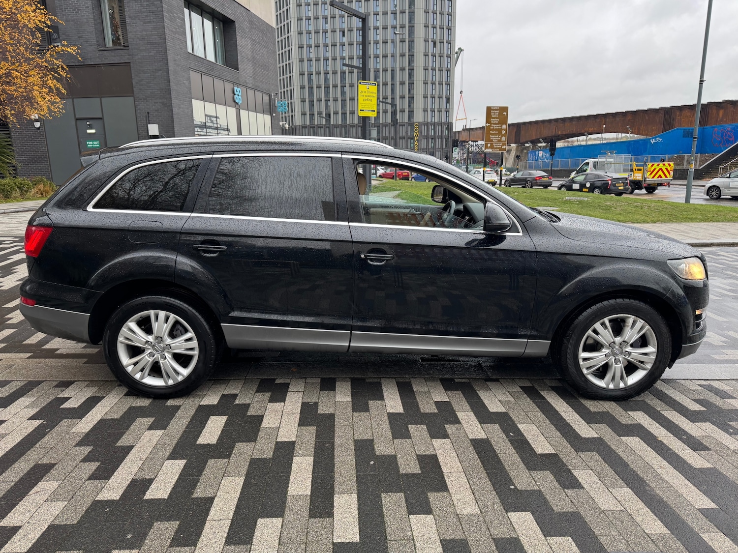 Used Audi Q7 2012 for sale - 76800776: Photo 3