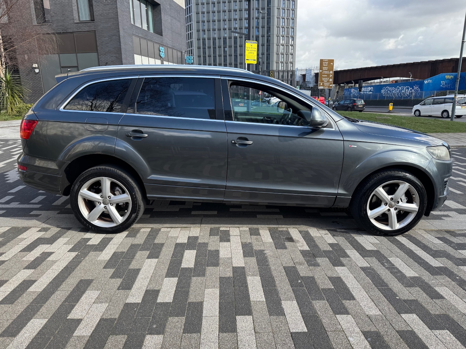 Used Audi Q7 2008 for sale - 77837351: Photo 3