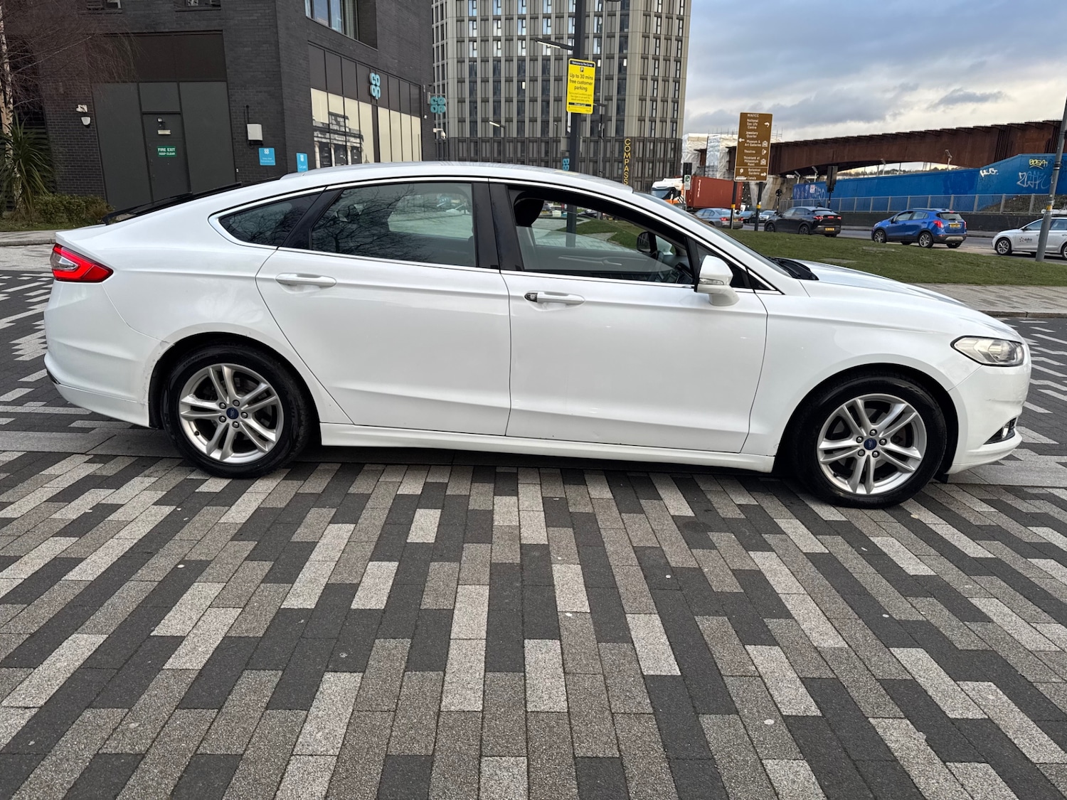 Used Ford Mondeo 2015 for sale - 77573675: Photo 3