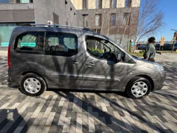 Used Peugeot Partner Tepee 2011 for sale - 74067895: Photo