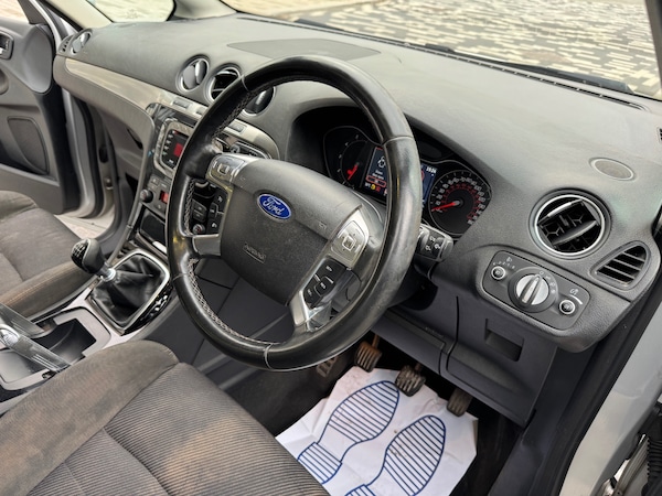Used Ford S-Max 2013 for sale - 74847691: Photo 17