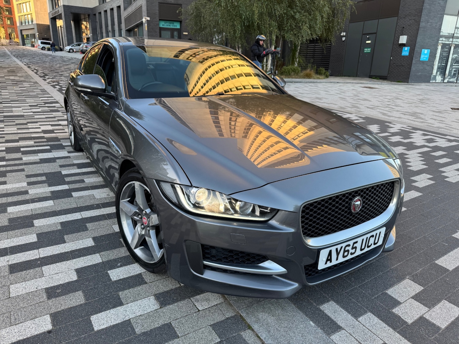 Used Jaguar XE 2015 for sale - 76071439: Photo 1