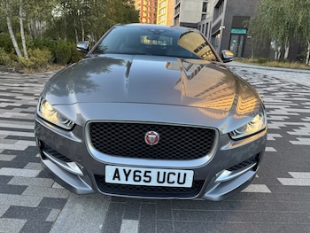 Used Jaguar XE 2015 for sale - 76071439: Photo 2