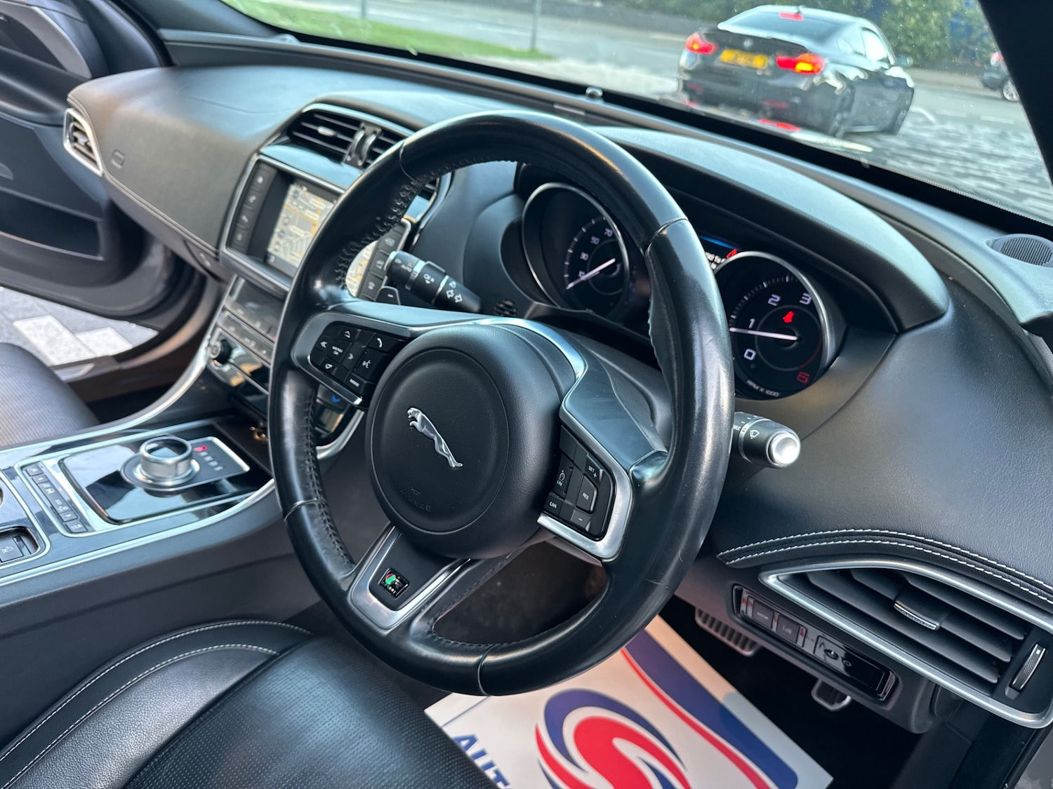 Used Jaguar XE 2015 for sale - 76071439: Photo 9