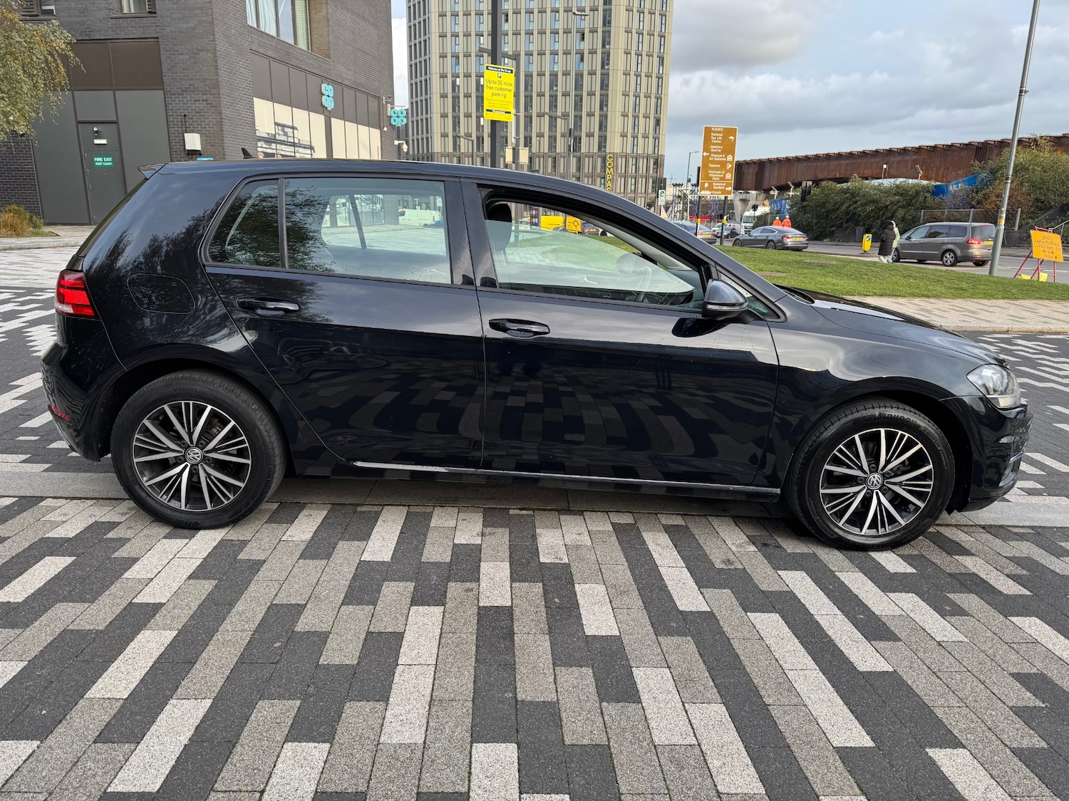 Used Volkswagen Golf 2018 for sale - 76407689: Photo 3