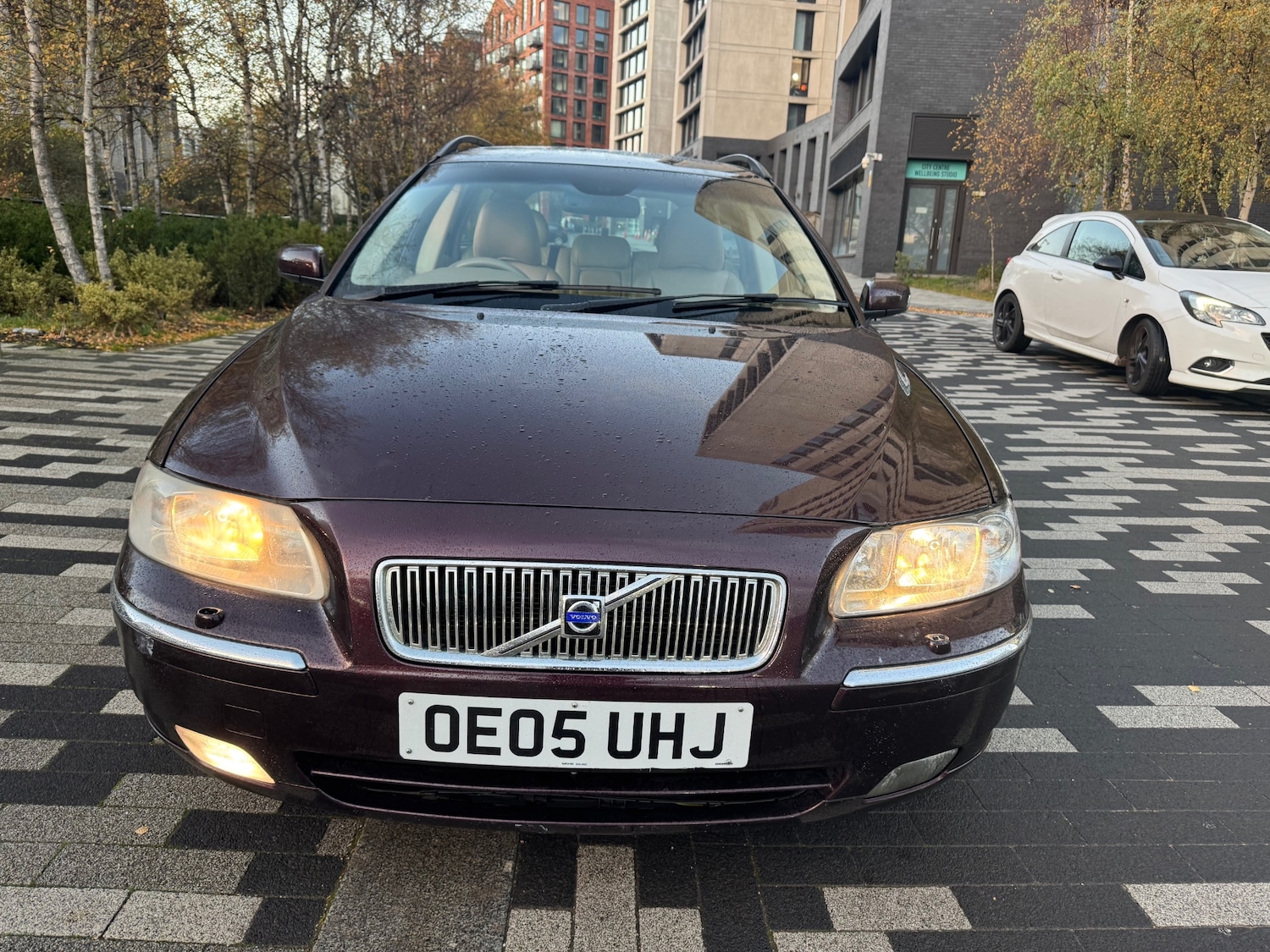 Used Volvo V70 2005 for sale - 76618937: Photo 2