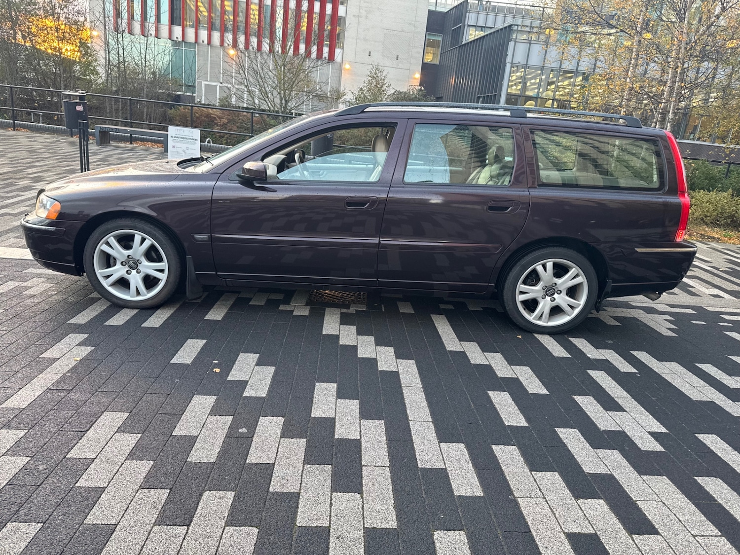 Used Volvo V70 2005 for sale - 76618937: Photo 5