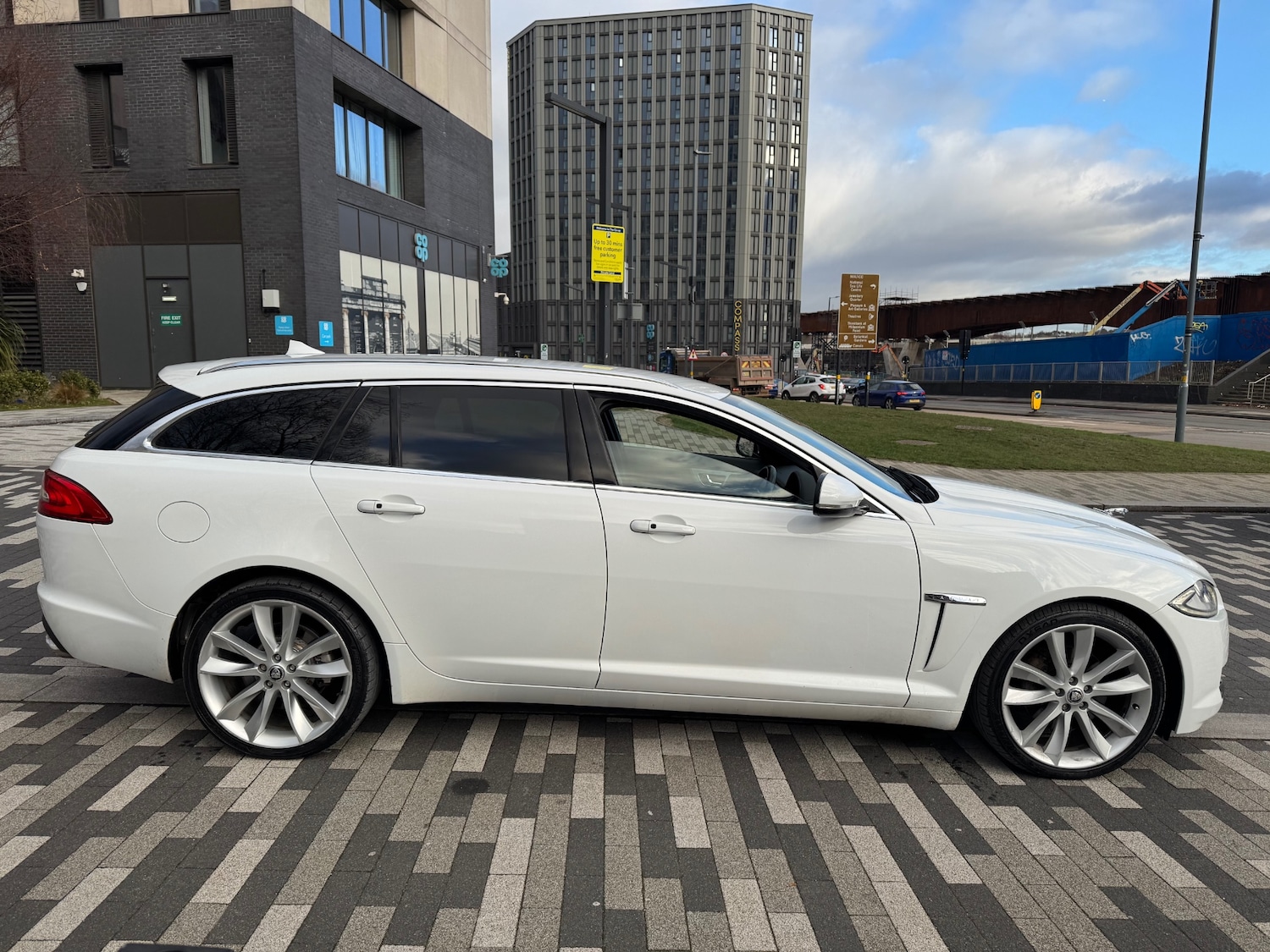 Used Jaguar XF 2013 for sale - 77129870: Photo 3