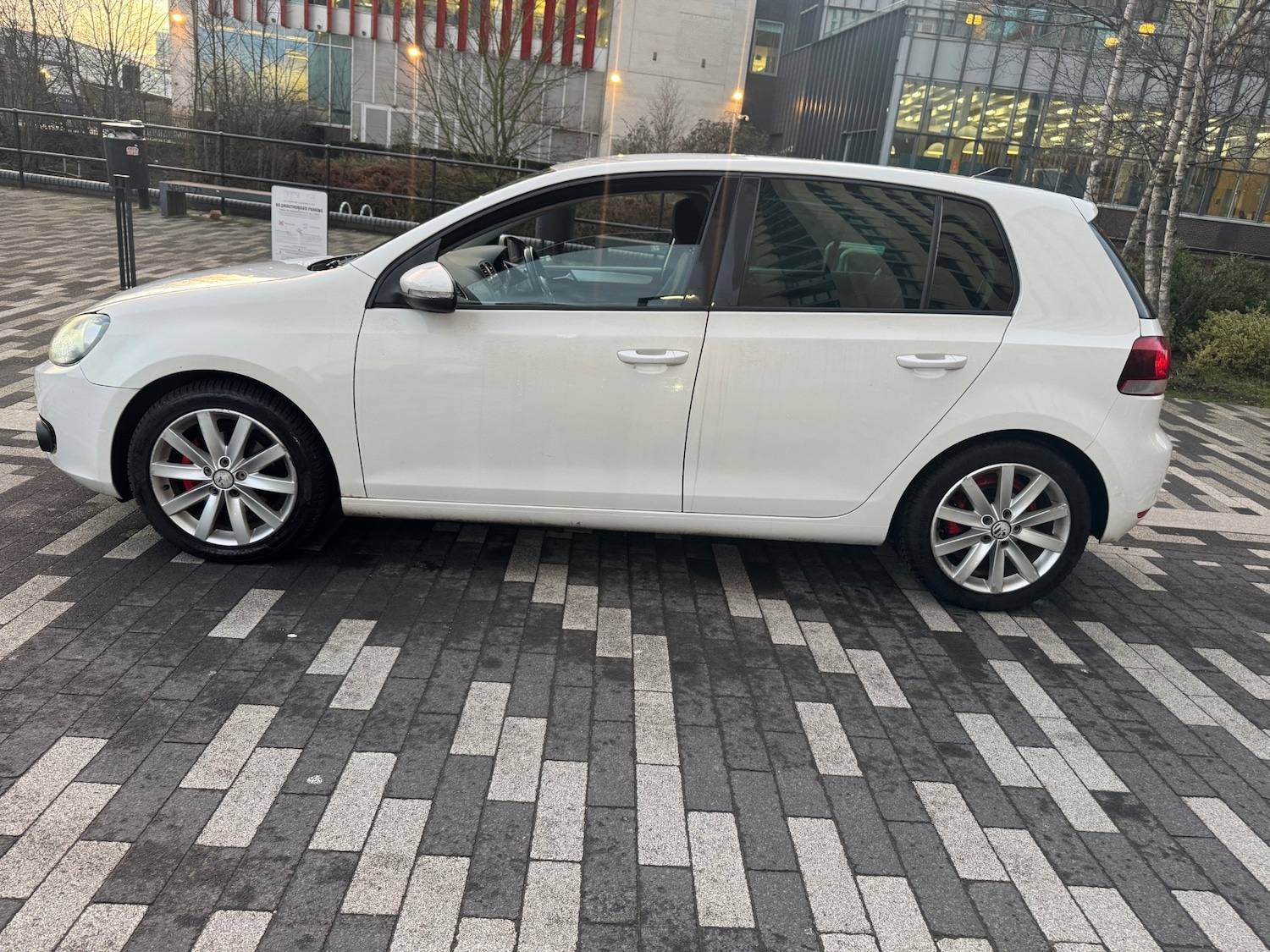 Used Volkswagen Golf 2009 for sale - 77525182: Photo 5