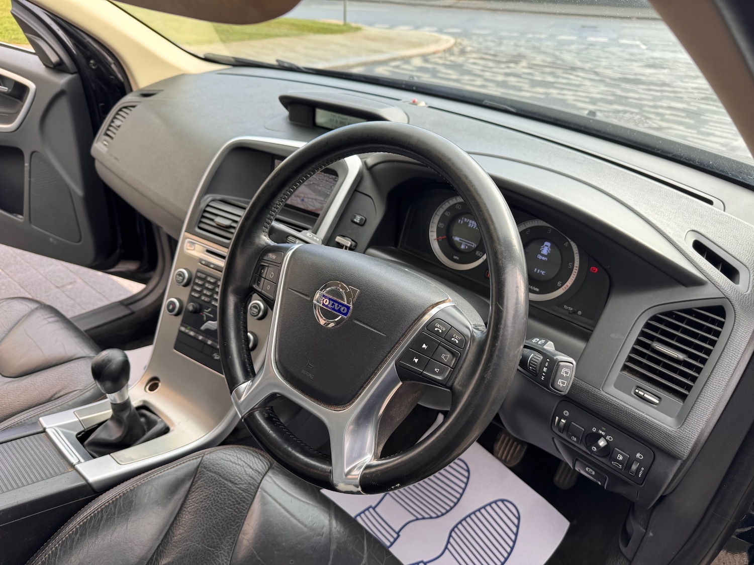 Used Volvo XC60 2010 for sale - 77522439: Photo 9