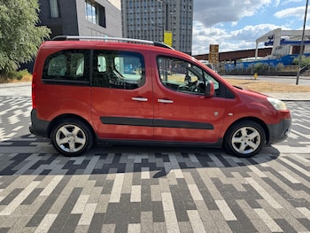 Used Peugeot Partner Tepee 2010 for sale - 79387280: Photo