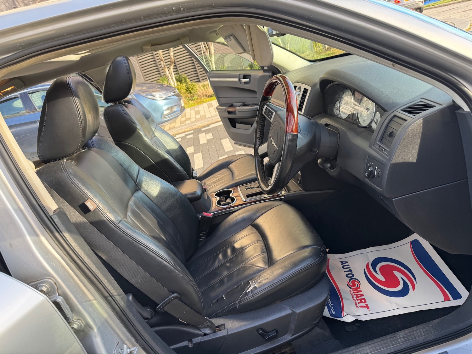 Used Chrysler 300C 2009 for sale - 76785484: Photo 18