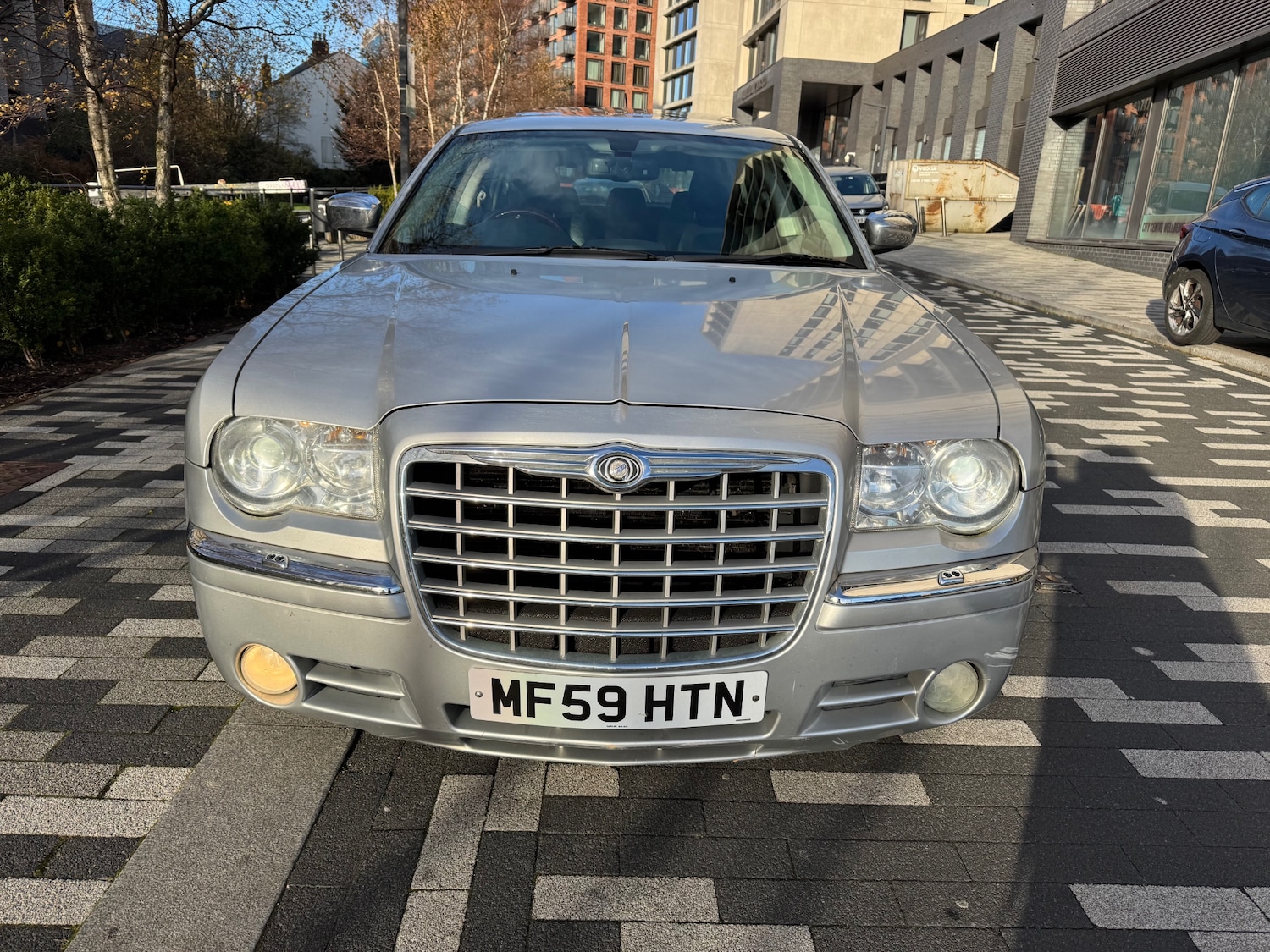 Used Chrysler 300C 2009 for sale - 76785484: Photo 2